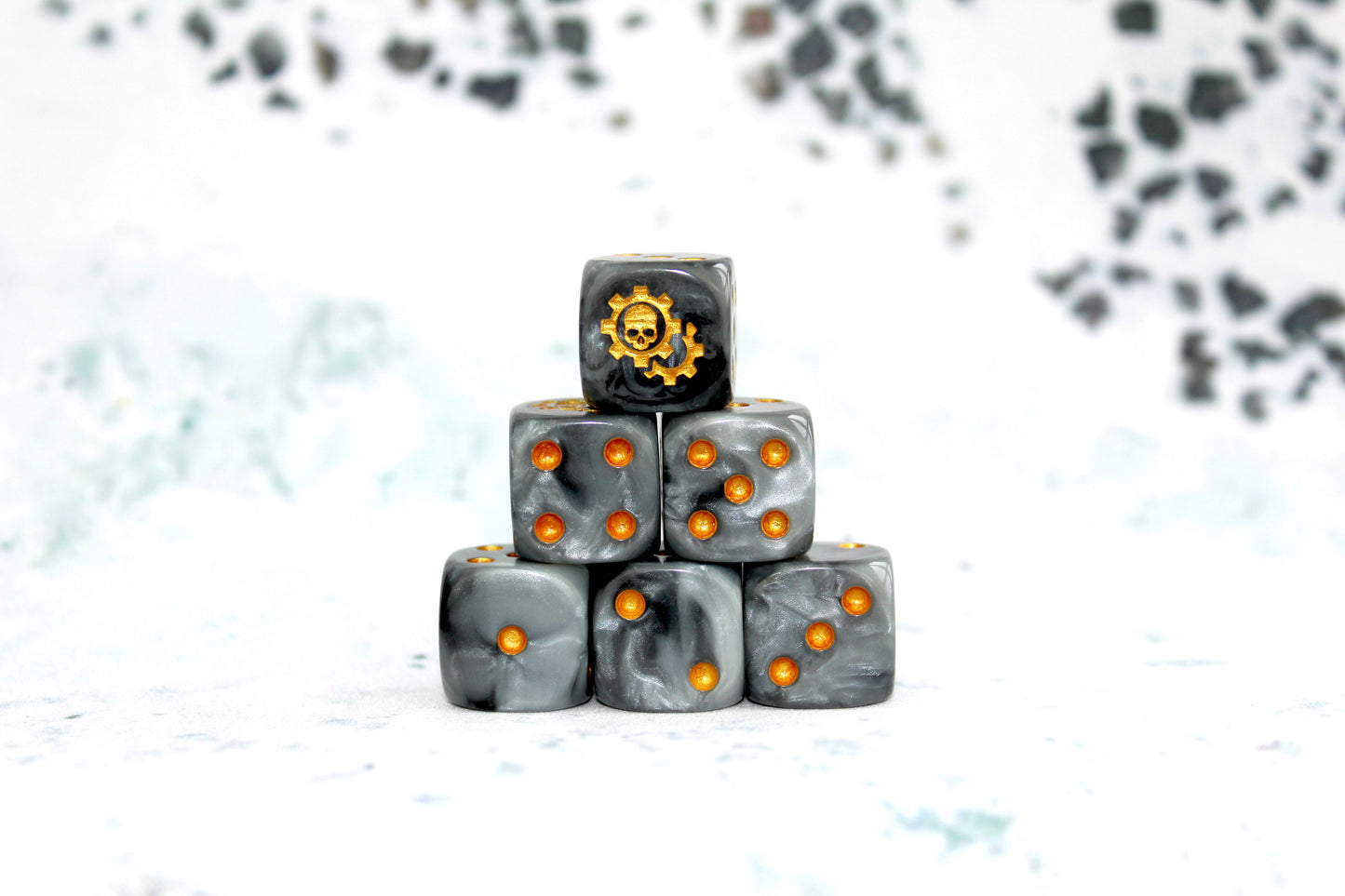 Golden Cog, Dice